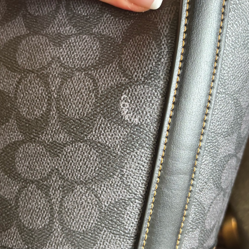 Authentic Coach Signature/Smooth leather w Celestial Cat Design bucket shoulder - Picture 11 of 15